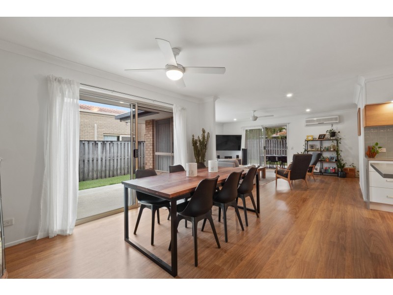 33 Pristine Court, Varsity Lakes QLD 4227