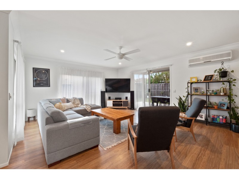 33 Pristine Court, Varsity Lakes QLD 4227