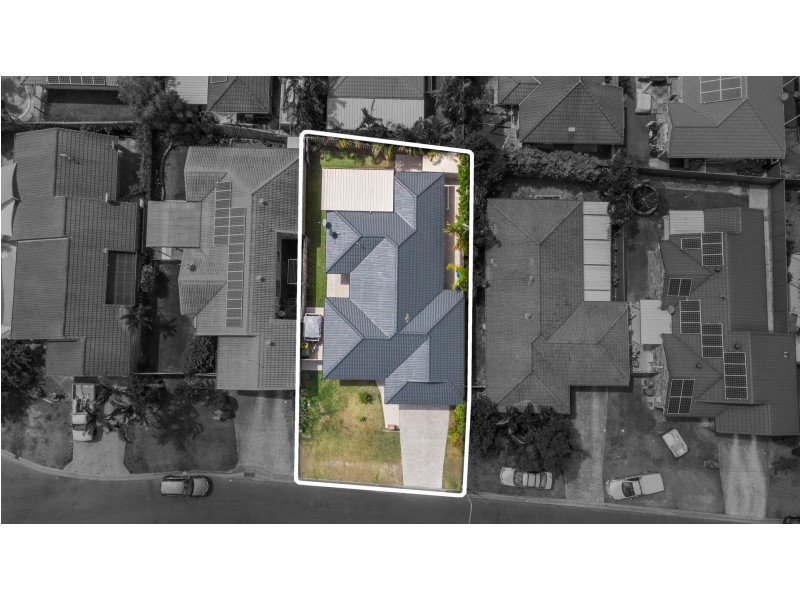 33 Pristine Court, Varsity Lakes QLD 4227