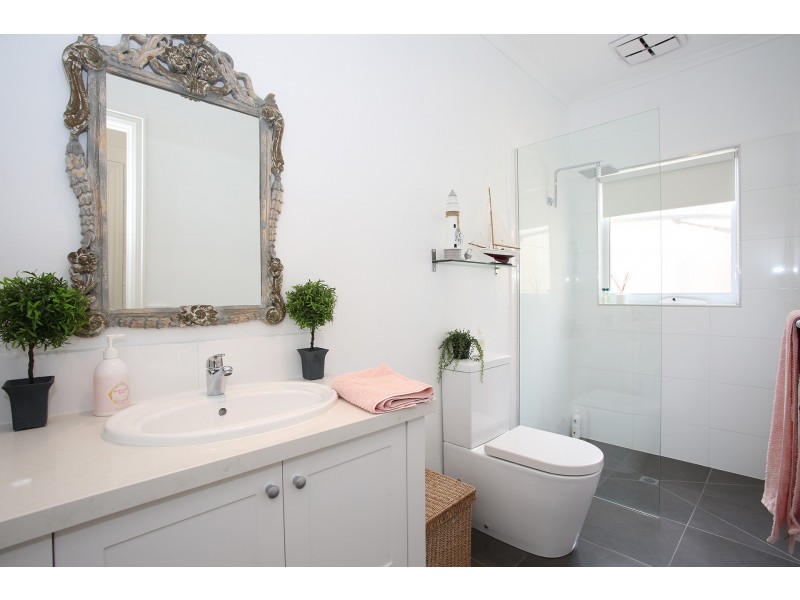 52 Riverstone Boulevard, Clyde North VIC 3978