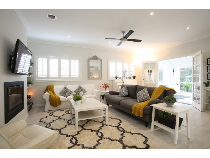 52 Riverstone Boulevard, Clyde North VIC 3978