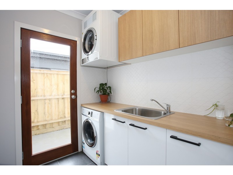 3 Chestnut Avenue, Clyde VIC 3978