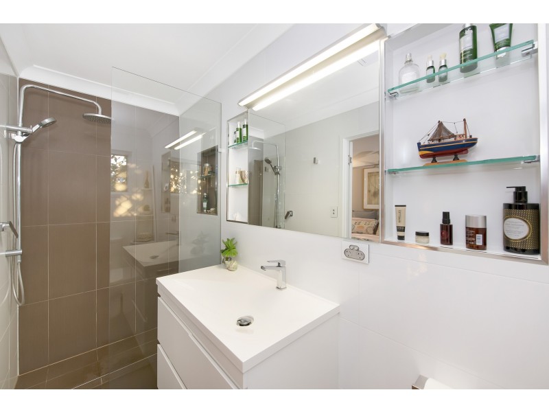 2 Orana Court, Castle Hill QLD 4810