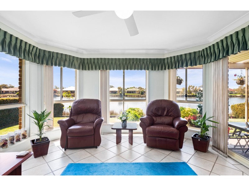55 Admiralty Avenue, Tea Gardens NSW 2324