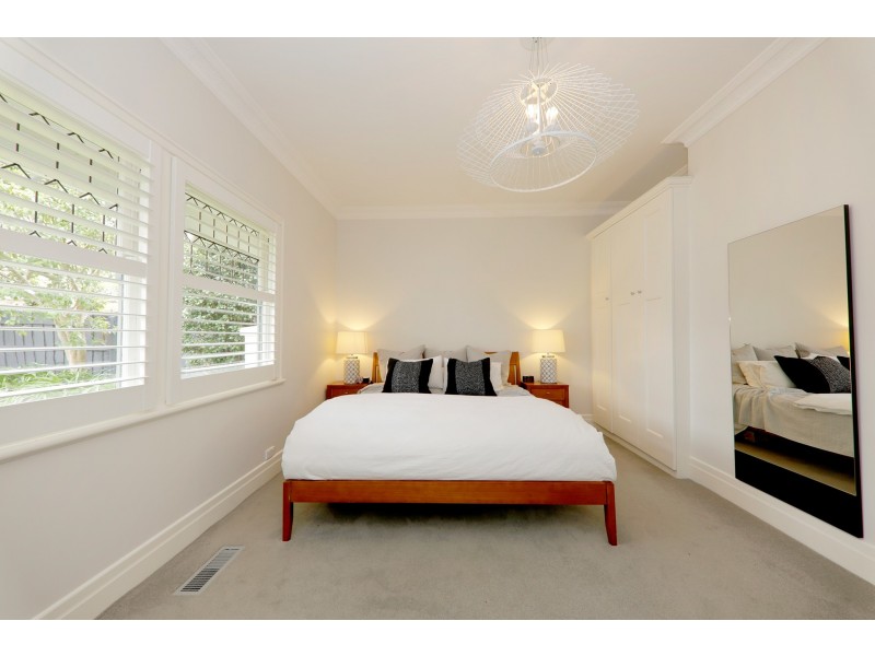 2 Smythe Avenue, Mont Albert VIC 3127