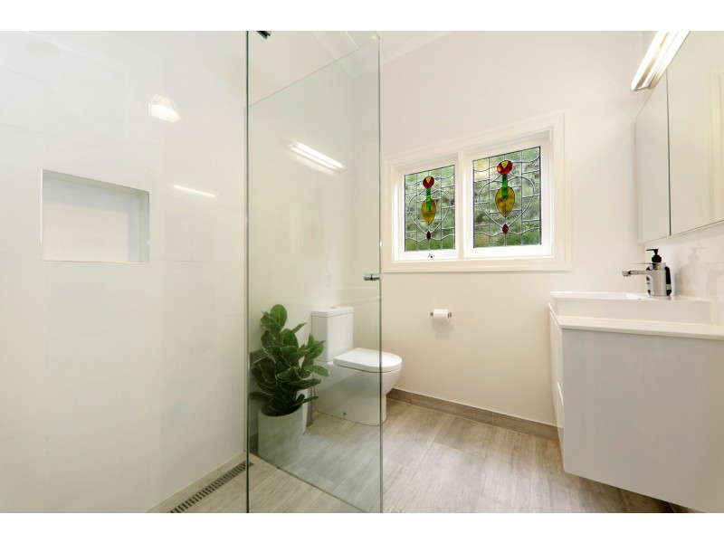 2 Smythe Avenue, Mont Albert VIC 3127