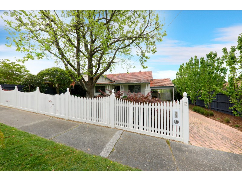 2 Smythe Avenue, Mont Albert VIC 3127