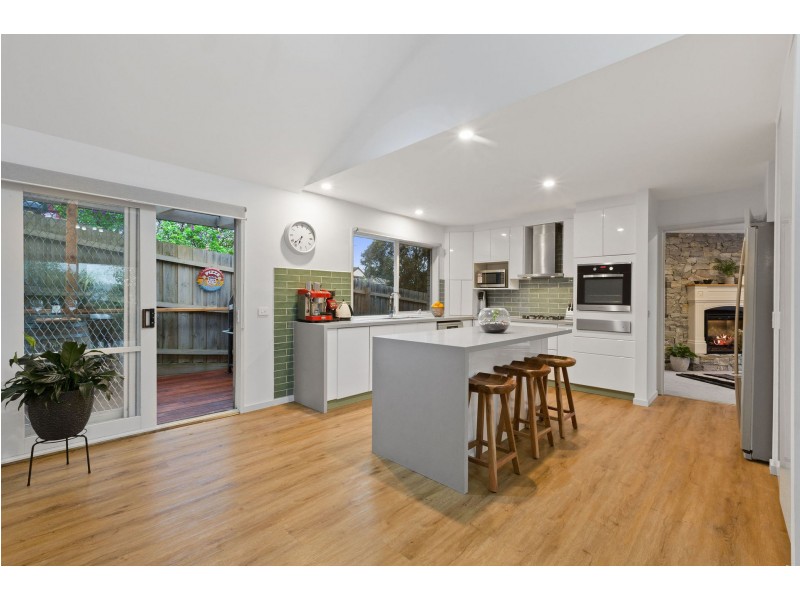 7 Upland Court, Eltham North VIC 3095