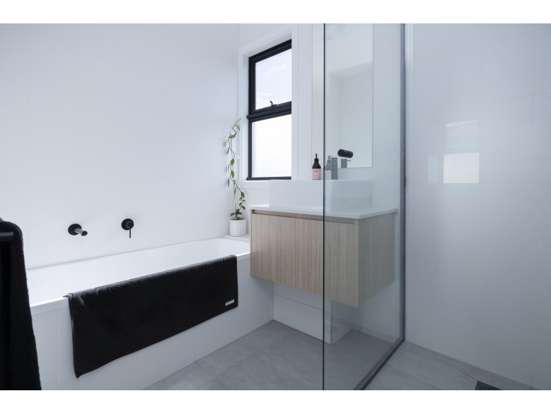 1/51 Cypress Avenue, Brooklyn VIC 3012