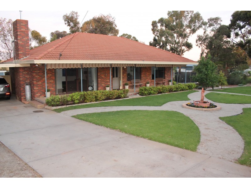 529 Lakeside Drive, Lake Boga VIC 3584