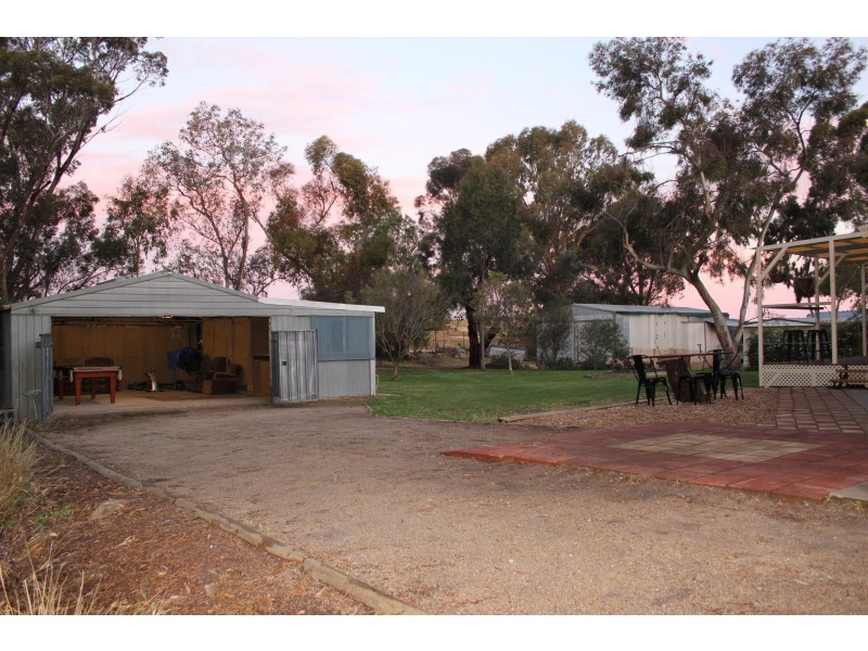 529 Lakeside Drive, Lake Boga VIC 3584