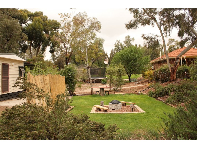 529 Lakeside Drive, Lake Boga VIC 3584