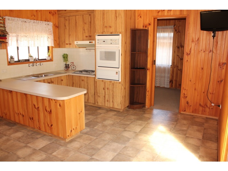 529 Lakeside Drive, Lake Boga VIC 3584