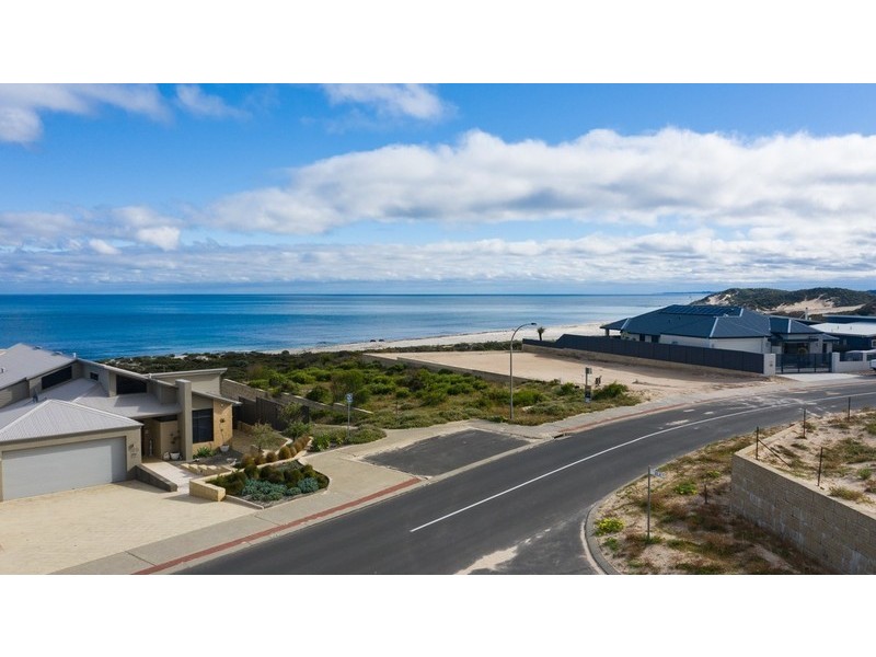 2 Bila Close, Peppermint Grove Beach WA 6271