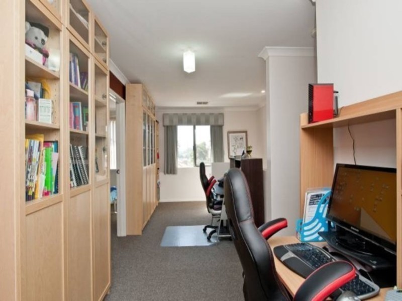 1/334 Fulham Street, Cloverdale WA 6105