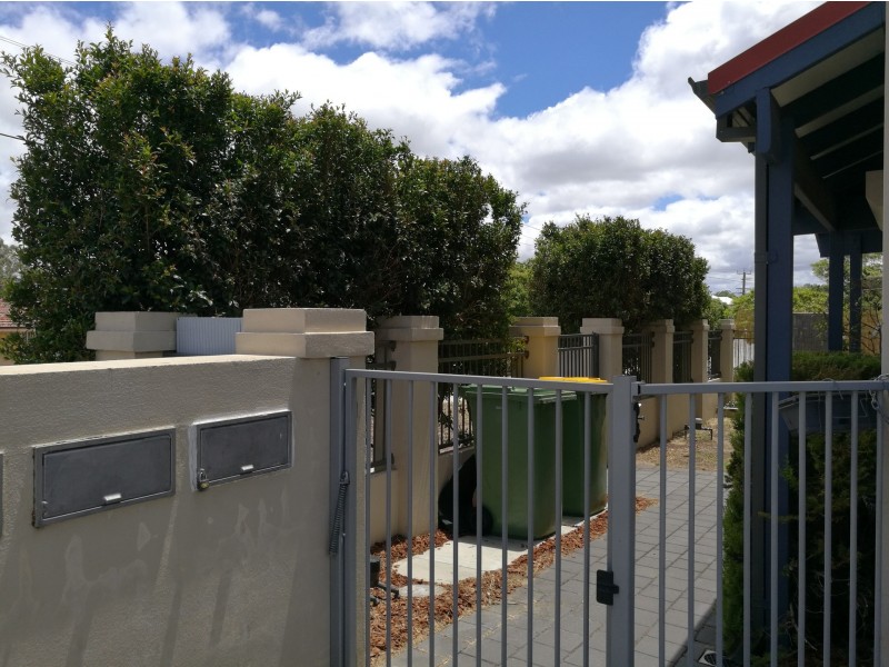 1/334 Fulham Street, Cloverdale WA 6105