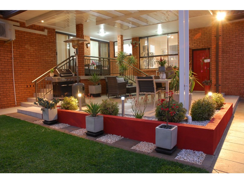 19 Lachlan Street, Bossley Park NSW 2176