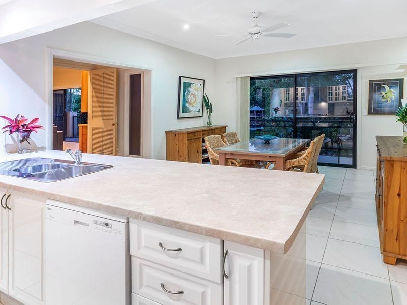 5 River Cove Place, Helensvale QLD 4212