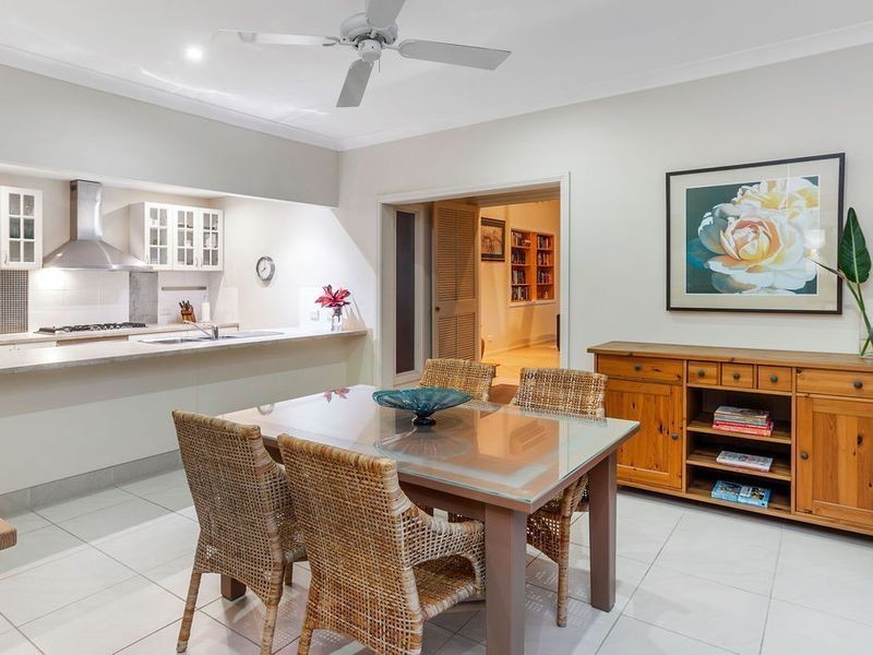 5 River Cove Place, Helensvale QLD 4212