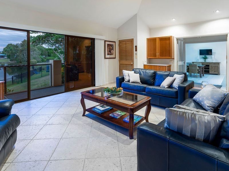 5 River Cove Place, Helensvale QLD 4212