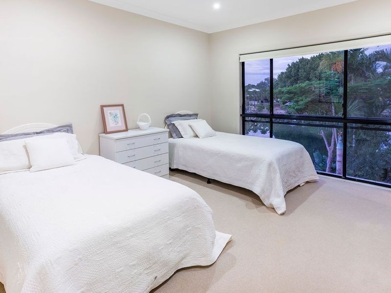 5 River Cove Place, Helensvale QLD 4212