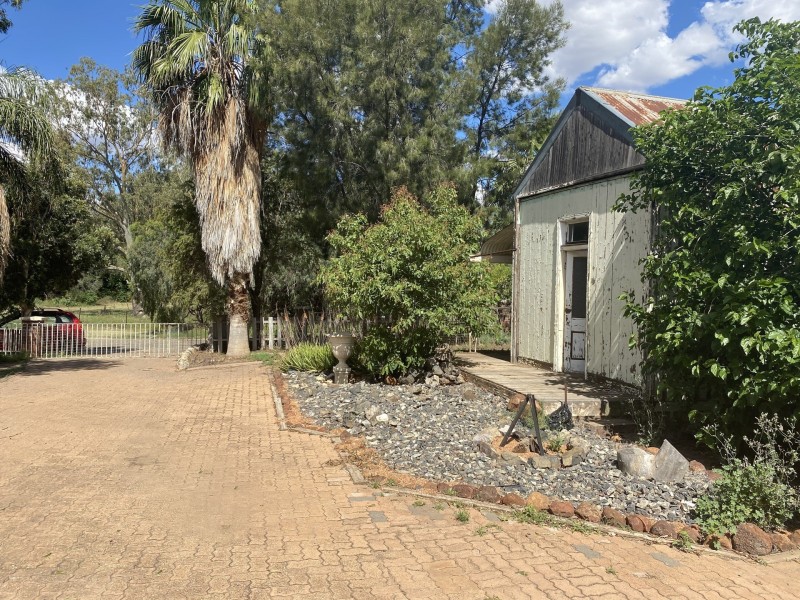 21 Floyd Street, Coonamble NSW 2829