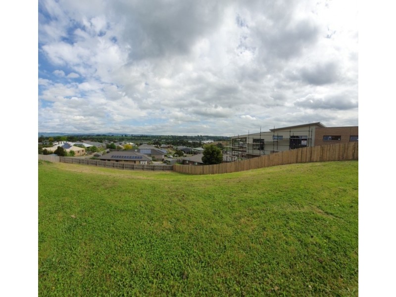 14 Valley Vista Drive, Warragul VIC 3820