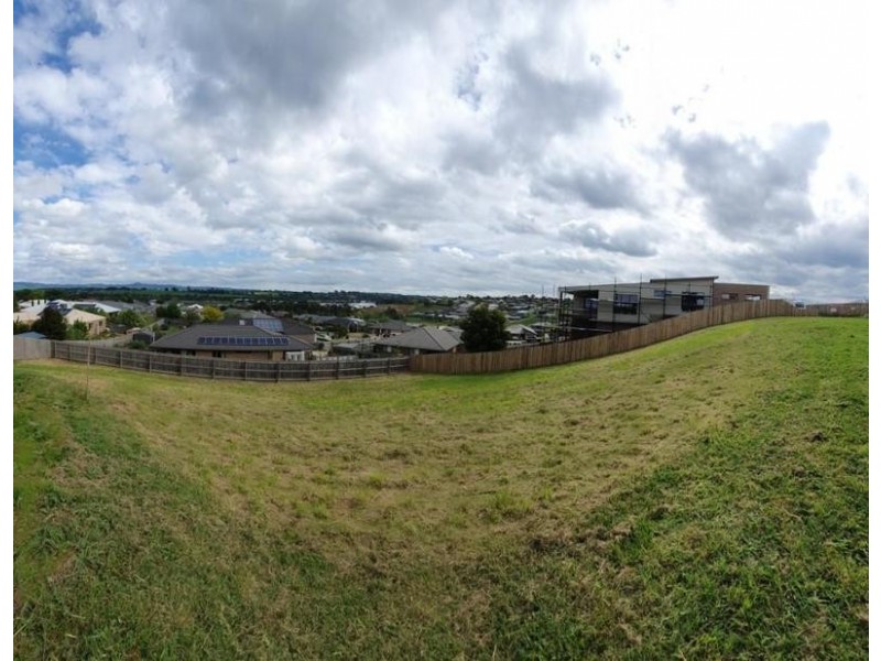 14 Valley Vista Drive, Warragul VIC 3820