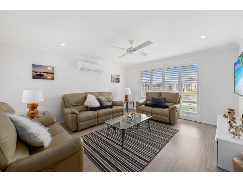 8 Palm Terrace, Yamba NSW 2464