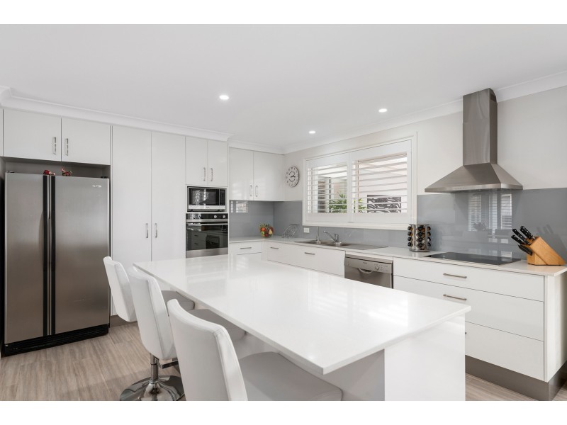 8 Palm Terrace, Yamba NSW 2464