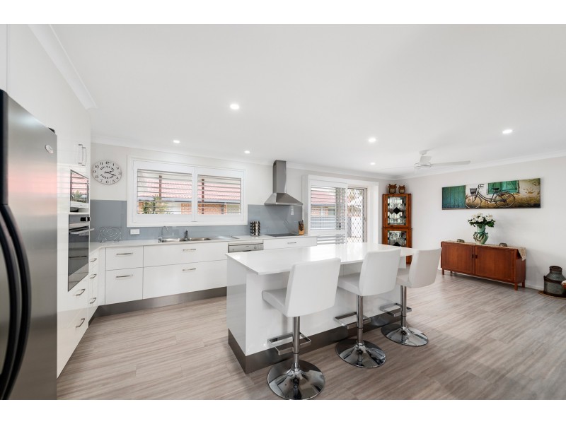8 Palm Terrace, Yamba NSW 2464