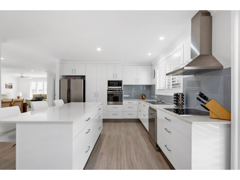 8 Palm Terrace, Yamba NSW 2464