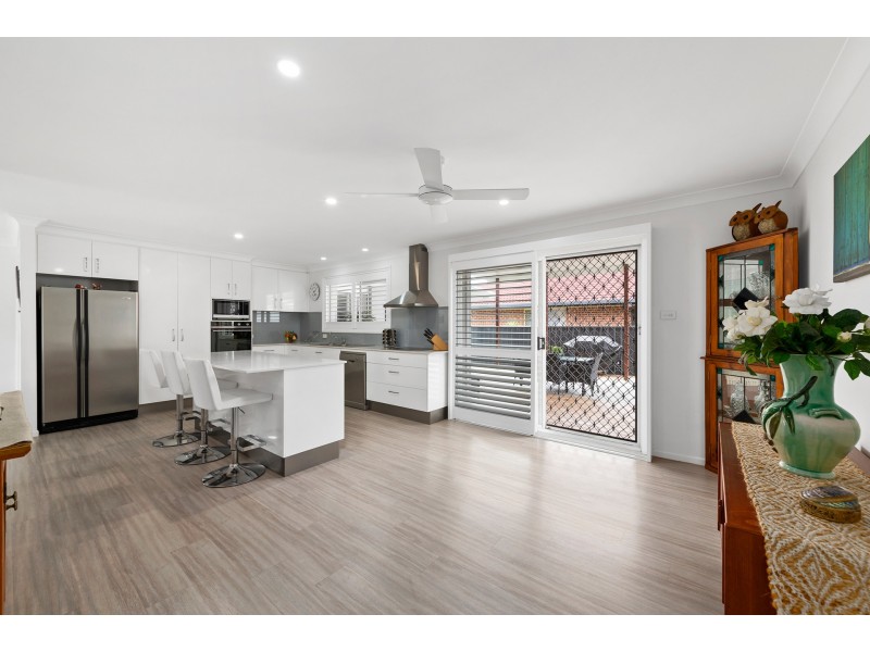 8 Palm Terrace, Yamba NSW 2464