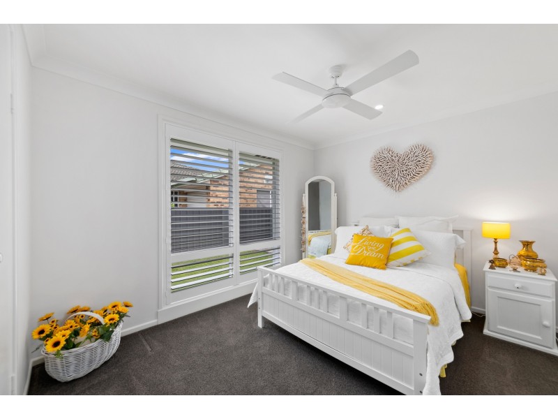 8 Palm Terrace, Yamba NSW 2464
