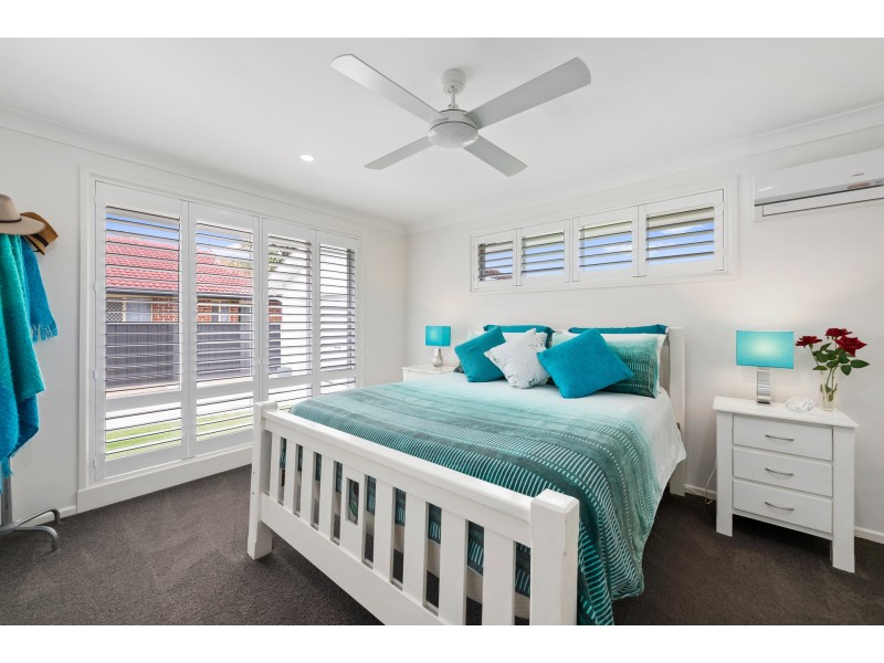 8 Palm Terrace, Yamba NSW 2464