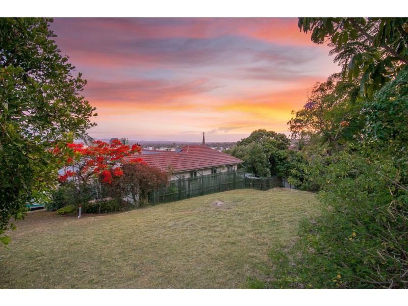 26 Ellenborough Street, Ipswich QLD 4305