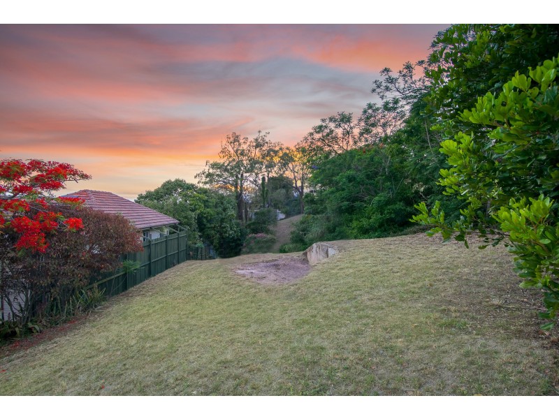 26 Ellenborough Street, Ipswich QLD 4305