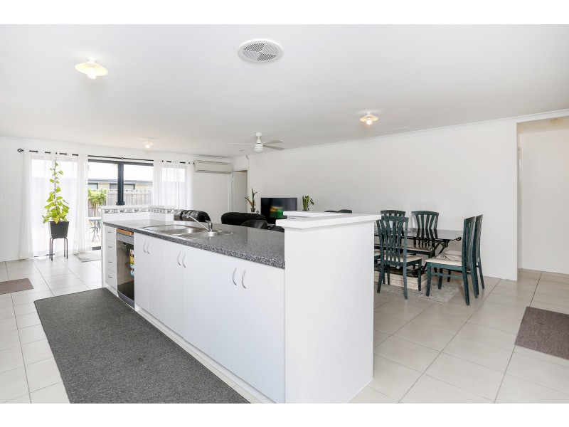111 Barton Drive, Australind WA 6233