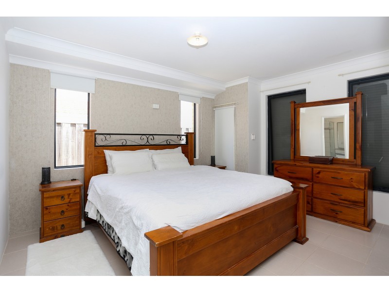 111 Barton Drive, Australind WA 6233