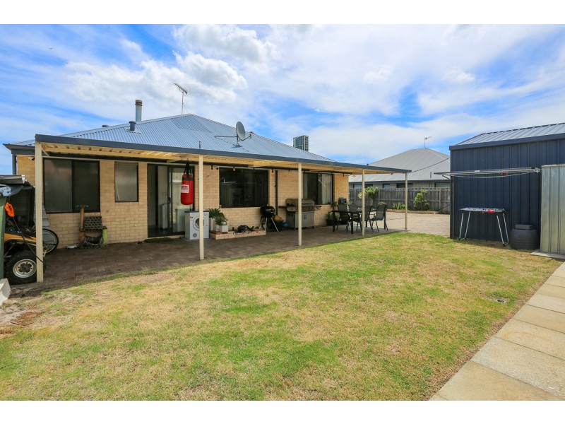 111 Barton Drive, Australind WA 6233