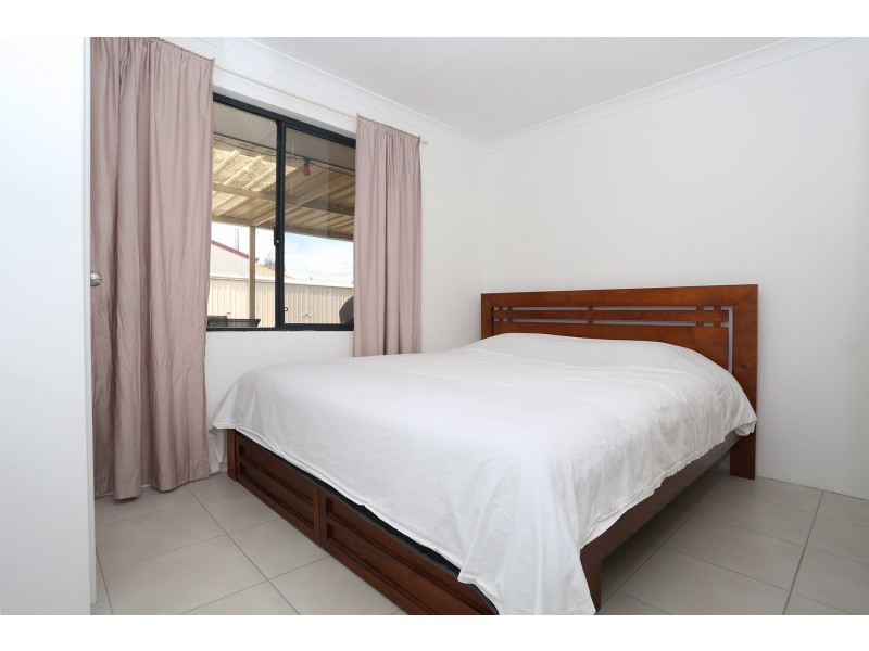 111 Barton Drive, Australind WA 6233