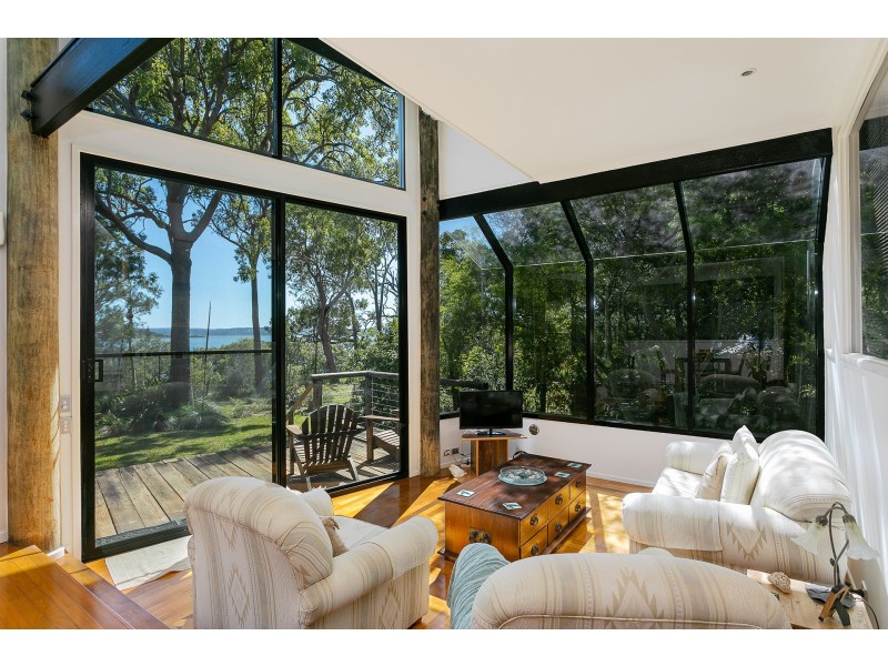 20-22 The Esplanade, Karragarra Island QLD 4184