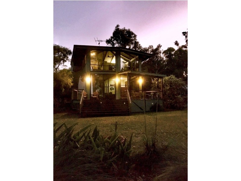 20-22 The Esplanade, Karragarra Island QLD 4184