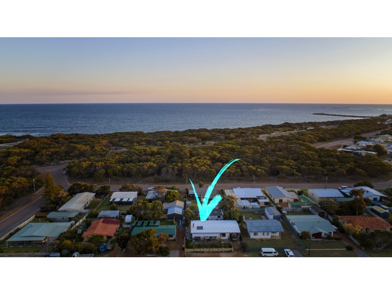 20 Flinders Street, Hopetoun WA 6348