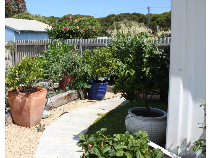 20 Flinders Street, Hopetoun WA 6348