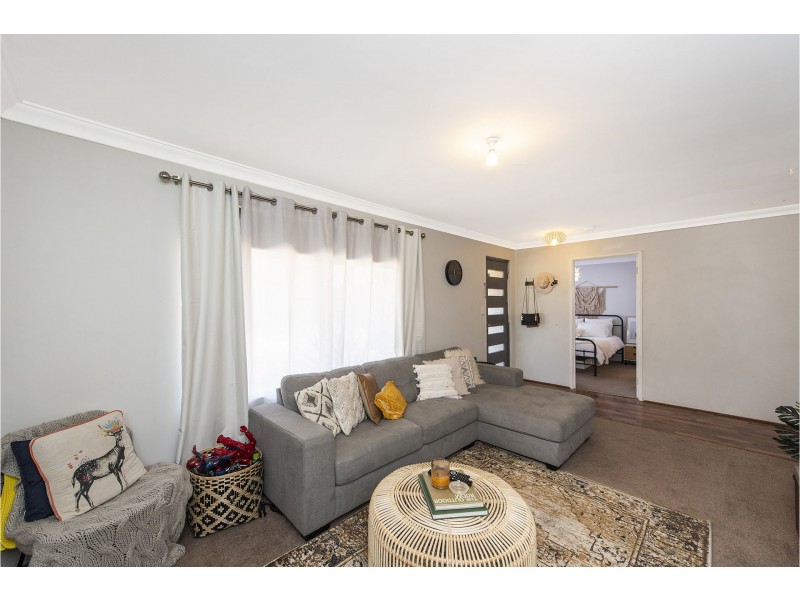 35 Templetonia Promenade, Halls Head WA 6210