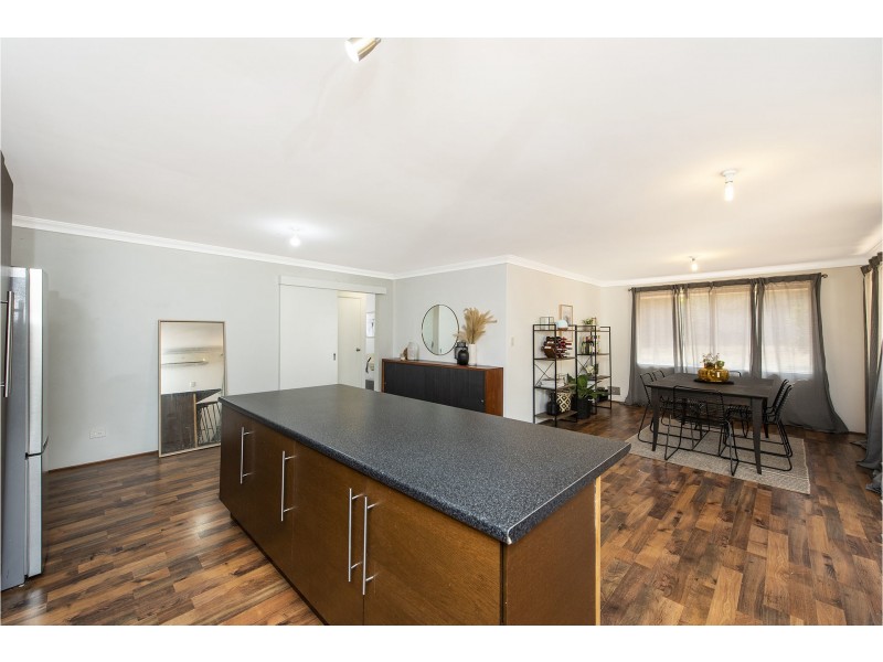 35 Templetonia Promenade, Halls Head WA 6210