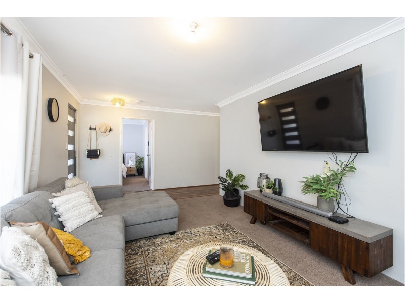35 Templetonia Promenade, Halls Head WA 6210