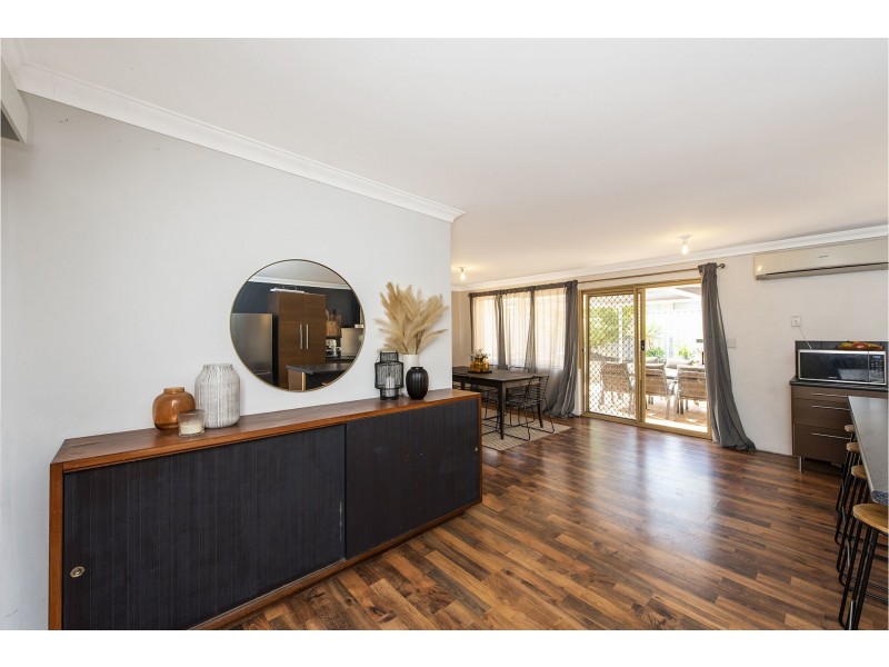 35 Templetonia Promenade, Halls Head WA 6210