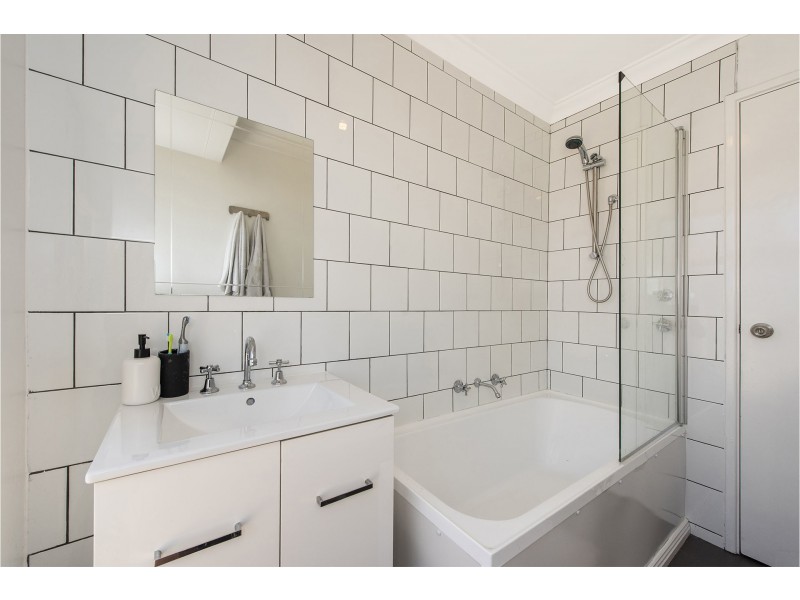 35 Templetonia Promenade, Halls Head WA 6210
